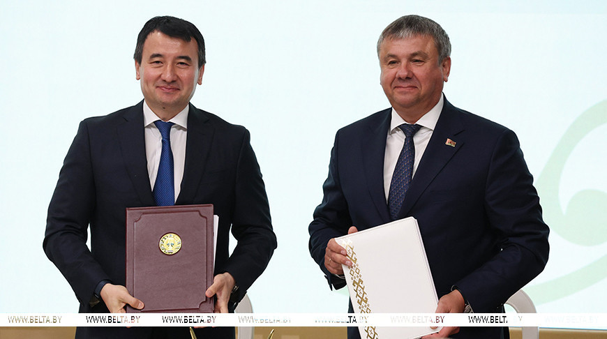 Экономика, наука, культура. На III Форуме регионов Беларуси и Узбекистана подписан ряд документов