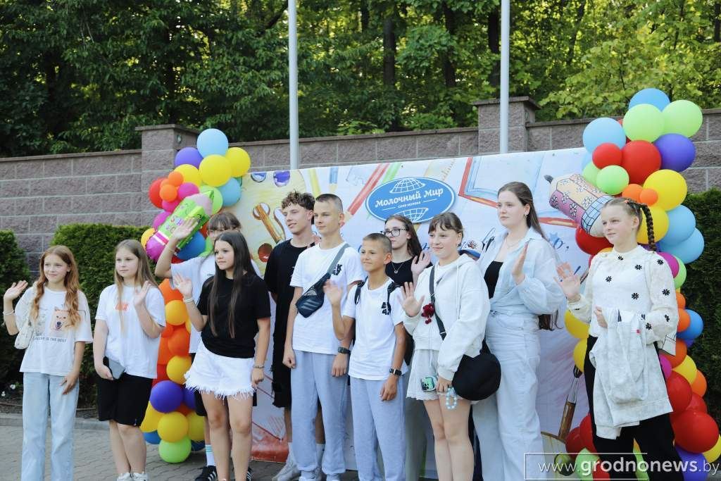 В ОАО «Молочный Мир» в преддверии Дня знаний чествовали отличников учебы В ОАО «Молочный Мир» в преддверии Дня знаний чествовали отличников учебы