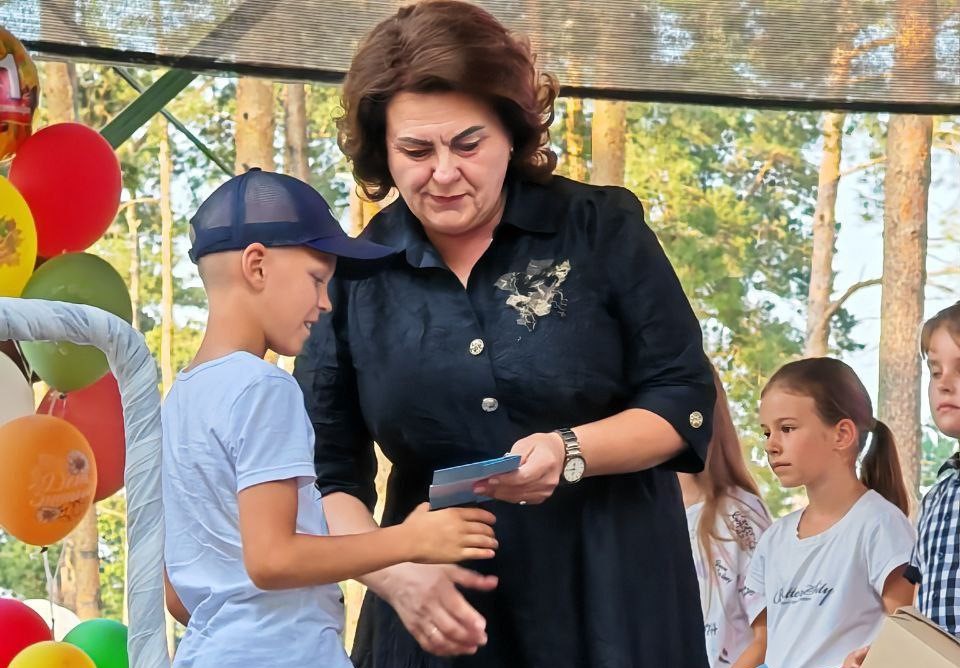 Добрая традиция перед школой