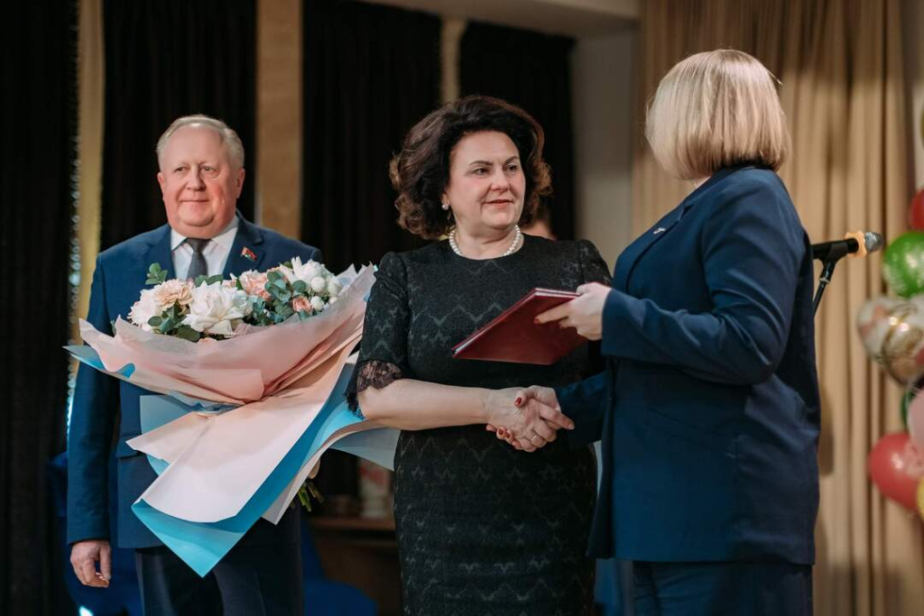 Праздничный концерт ко Дню 8 марта на Молочном Мире! Праздничный концерт ко Дню 8 марта на Молочном Мире!